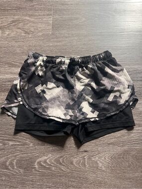 Reebok Women’s Black & Gray Layered Running Shorts